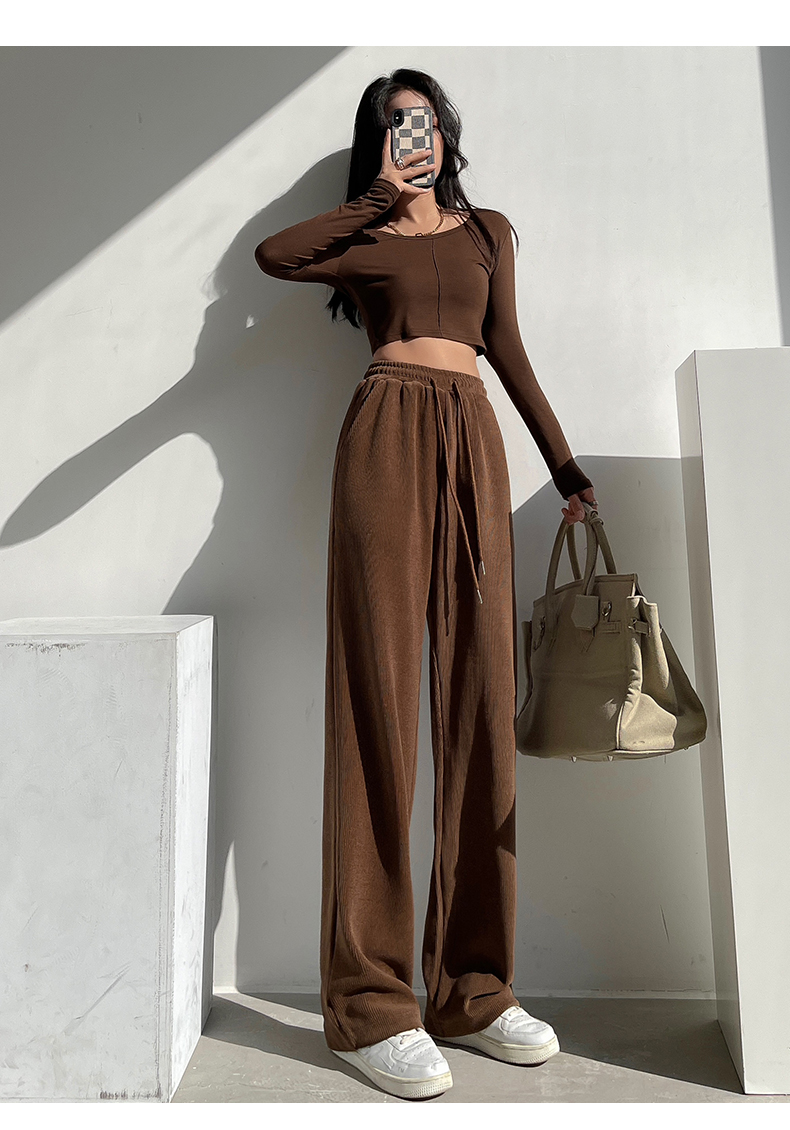 时尚女装卡其色雪尼尔阔腿裤女秋冬2022年新款宽松休闲直筒高腰垂感