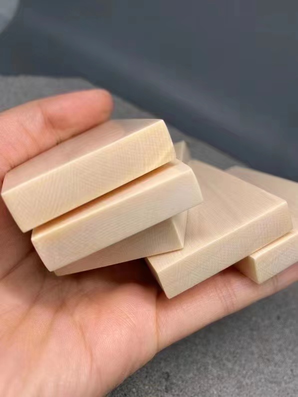 朴春 天然原色猛犸象牙满纹冰料平安无事牌 吊坠 男女 毛衣链461牙牌