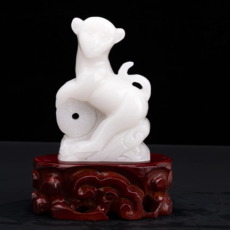 名称:十二生肖玉雕摆件 材质:天然玉石(阿富汗玉)配送实木根雕底座