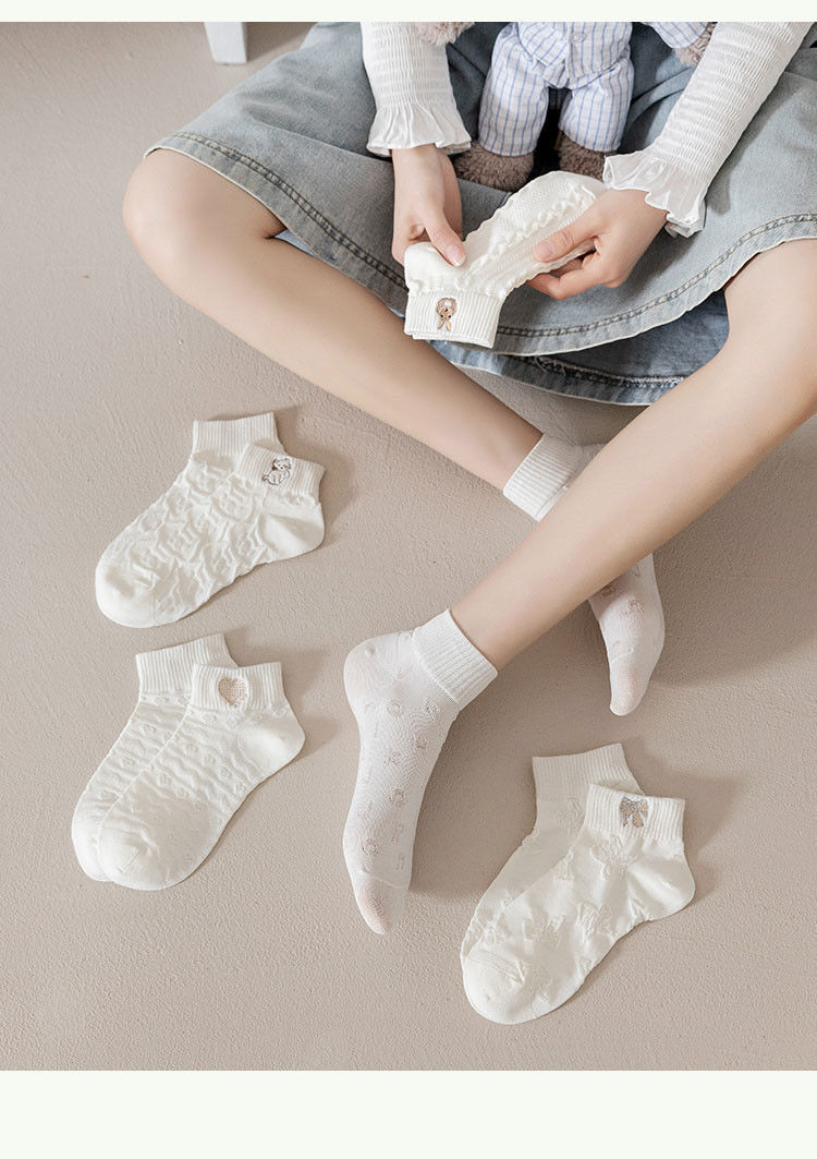 赵小熊新品白袜子女春夏季新款刺绣短筒女袜日系纯色短袜春秋季学生袜