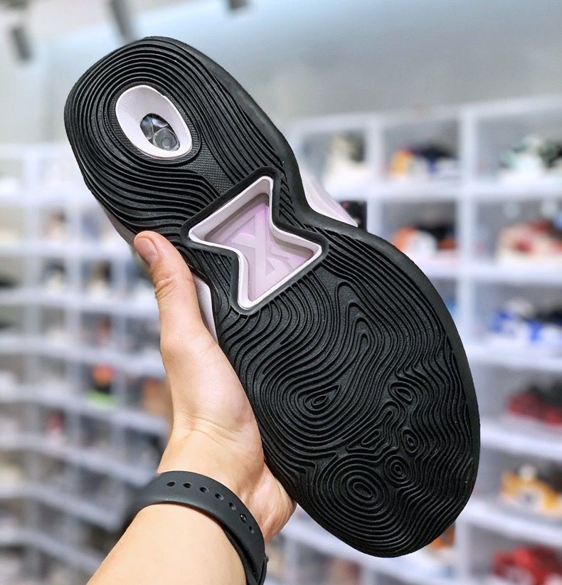 pg5保罗乔治5代篮球鞋男泡椒黑白玩转未来蓝粉低帮耐磨实战气垫鞋黑白