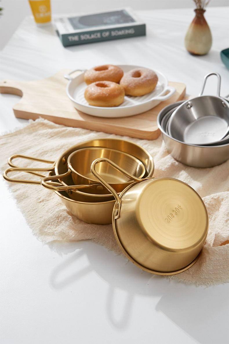 不锈钢小碗小学生汤碗304不锈钢韩式调料带把手米酒韩国料理饭金色小