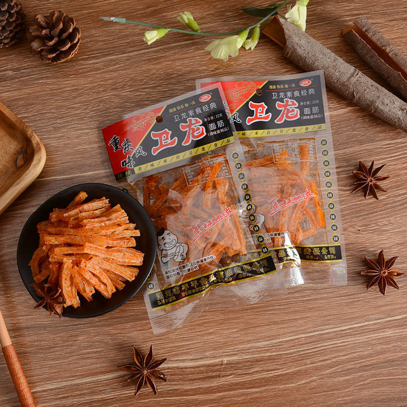 卫龙18g小面筋香辣味辣条整箱406包透明包装经典怀旧休闲小零食18g小