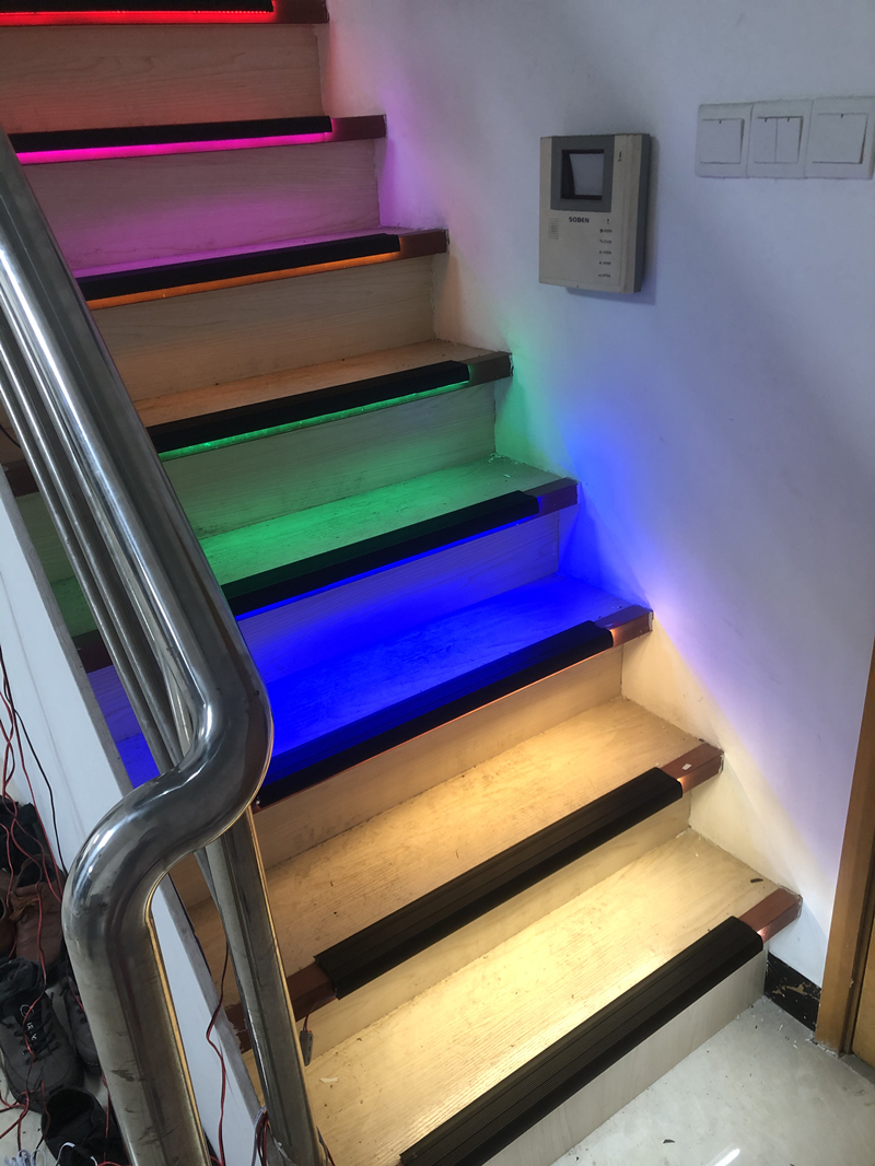 楼梯踏步灯槽防滑明装户外影院台阶灯铝合金灯带槽追光感应楼梯灯