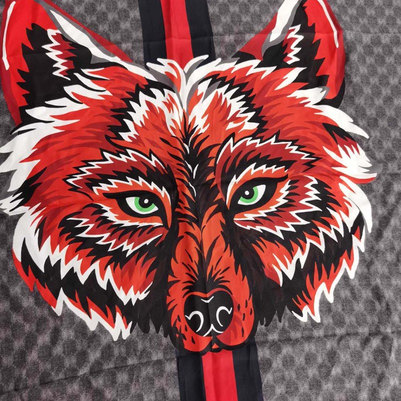 gucci古驰双g老花logo搭配帅气狼头围巾丝巾拼色9090