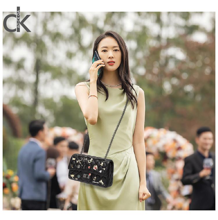 aockoa三十而已顾佳款小香风菱格链条包个性徽章女包2022新款潮ck斜跨