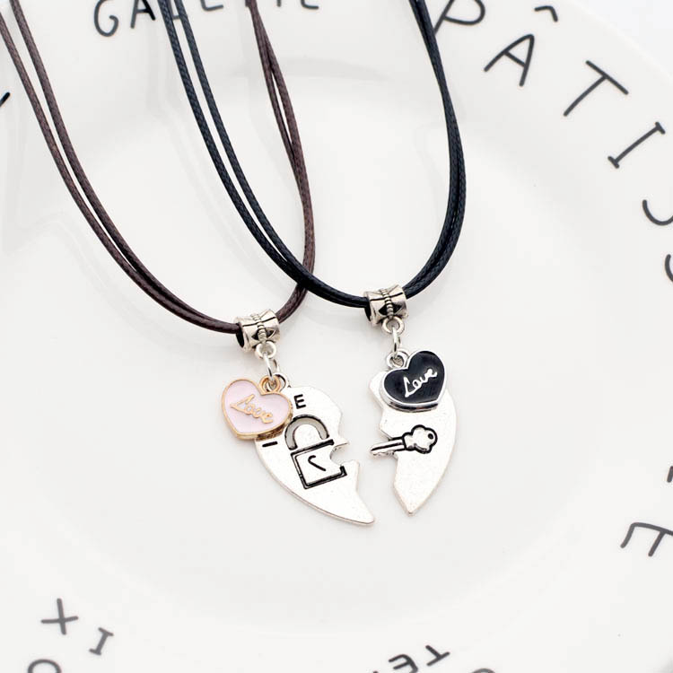 览日鸟日韩学生四叶草项链一对女简约森系闺蜜钥匙和锁锁骨链配饰吊坠