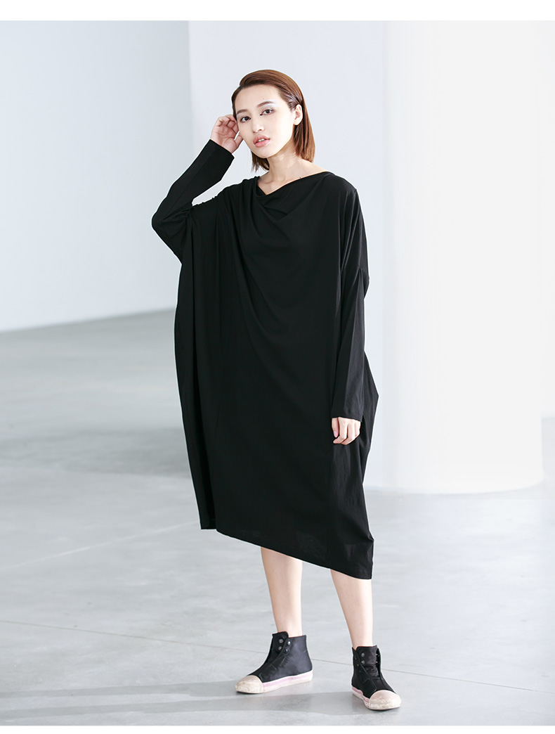 ybs原创设计 2017秋装新款宽松堆堆领o字廓形显瘦多布开衩连衣裙 黑色