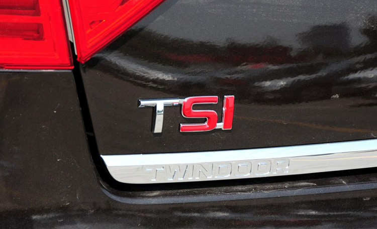 适用于斯柯达后备箱字母标行李箱英文标车贴速派14改装排量标志tsi尾