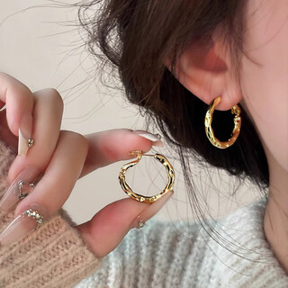 Lansill cold style gold pigment hoop earrings high-end niche earrings 2025 new temperament hoop earrings fashionable and versatile e3755 cold style hoop earrings