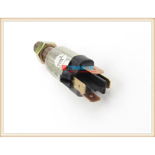 Gongma is suitable for geely vision haijing dihao ec7 british sc715 brake light switch ec718 brake light switch four plugs