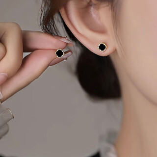 Idel summer black square earrings for women 2025 new light luxury niche earrings to support pierced ears small earrings gift black square earrings e2656
