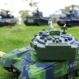Dwi遥控坦克玩具遥控车男孩儿童可发射战车开炮汽车履带式可发弹模型 【打弹坦克】绿色 【大容量双充】单电续航2小时