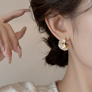 Yican niche design flower imitation pearl earrings light luxury niche high-end earrings 2025 new hot style earrings niche design flower earrings