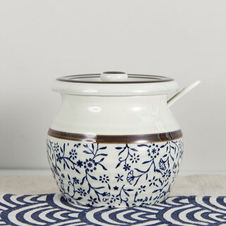 Japanese style four seasons underglaze color high temperature resistant ceramic salt jar chili oil spicy jar kitchen lard jar seasoning jar seasoning jar seasoning box small blue and white seasoning jar (with porcelain spoon) 300ml