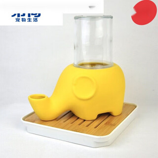 Hibiscus mingkan is not easy to wet the chin. elephant drinking fountain garfield big-faced and flat-faced drinking bowl is anti-tip and moisture-proof ceramic. macaron yellow + glass bottle + square plate