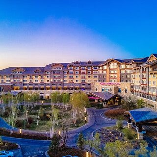 Crowne plaza changbaishan hot spring december 10th - december 14th standard room with garden view/queen bed