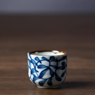 Japanese-style four-season japanese-style underglaze hand-painted ceramic wine bottles, wine bottles, wine utensils, gift boxes, retro wine bottles, mouth cups, small wine glasses, uncaria wine glasses (40ml) single