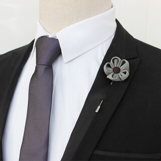 Xifei men's brooch, alloy flower fabric brooch, five-petal flower brooch, long pin style, men's suit accessories, male, light gray, about 3.6*8.6 cm