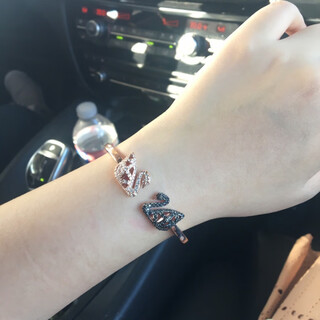 Quamer light luxury brand gradient blue swan bracelet bracelet rose gold double swan silver bracelet for women black gold double swan hollow bracelet (m size)