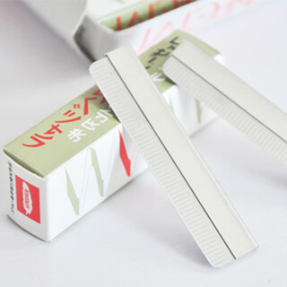 Chen ai shang 10 piece decorative eyebrow blade wholesale stainless steel eyebrow scraping blade photo studio makeup artist special eyebrow trimmer makeup tool 1 piece small box of 10 pieces 1 box eyebrow trimmer