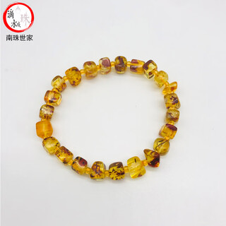 Drops of water form pearls. nanzhu family amber bracelets are novel in style, fashionable and fresh. give them to your girlfriend or mother as a birthday gift. square amber bracelets.