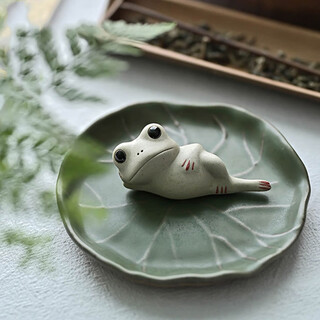 Qingbilin qbily tea pet ornaments zen buddhist ceramic small frogs can raise small tea pets tea room tea table decoration tea ceremony accessories tea pet ornaments xiaoyao frog + clay lotus leaf
