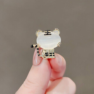 Japanese cute little tiger brooch, trendy personalized gender pin collar pin, anti-exposure buckle, year of the tiger accessories, cat-eye little tiger