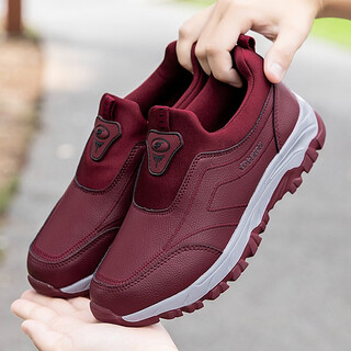 Jingtian sends shoes for the elderly, women's mothers' shoes, casual breathable mesh sports shoes, middle-aged and elderly walking shoes, non-slip soft sole granny shoes, old beijing cloth shoes, large size square dance shoes 2210 maroon women's model 36