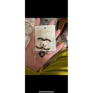 Woug xiang xiaoxiang black peach heart leather chain brooch heavy industry vintage retro real shot correct logo