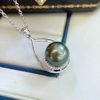 Yue fei 10-11mm tahitian black pearl pendant, flawless malachite green, perfect round mirror finish, 18k set with diamonds, with silver chain and certificate