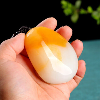 Kunlun royal xinjiang mutton-fat grade jade raw stone leather handle piece men's toy piece jade pendant portable hand toy piece handle piece raw stone leather