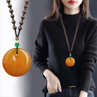 Pure girl retro old beeswax pendant necklace ping an buckle second generation synthetic beeswax gourd long sweater chain ethnic style ping an buckle wooden bead chain