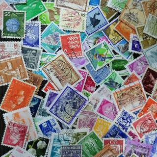 100 different foreign stamps, canceled by letter, with postmark, old stamps, randomly shipped, 100 different foreign stamps, ordinary stamps