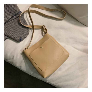 Queen trip popular texture crossbody niche women's bag 2023 new fashion single shoulder crossbody bag for women versatile ins small square bag trendy khaki color