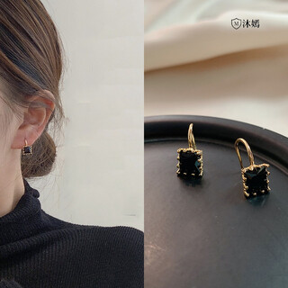 Muyan earrings for women 2024 internet celebrity trend exquisite small earrings simple temperament birthday gift light luxury earrings black square earrings