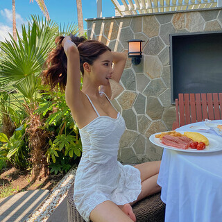 Kebo (kebo) new swimsuit for women korean ins style light luxury dark flower sexy small fresh conservative skirt style hot spring swimsuit white xl (recommended weight 113-128jin jin equals 0.5 kg)