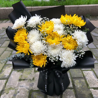 Flowers and qianxun flower express chrysanthemum flower bouquet tomb sweeping day memorial ceremony funeral grave sweeping flowers visiting graves and condolences delivered in the same city 19 yellow and white chrysanthemum bouquets full of stars