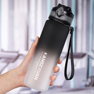 Kangzyuan tritan water cup large capacity sports water bottle outdoor fitness plastic cup male and female students portable cup gradient black 650ml