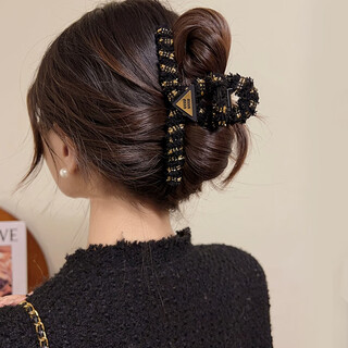 Wanyao temperament french style small fragrance style high-end plush gripper 2025 new large hairpin female back head shark clip black small fragrance style gripper 13cm