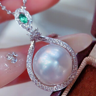 Tiansiao white pearl pendant necklace 18k gold diamond emerald fashionable temperament clavicle chain for birthday gift 13mm