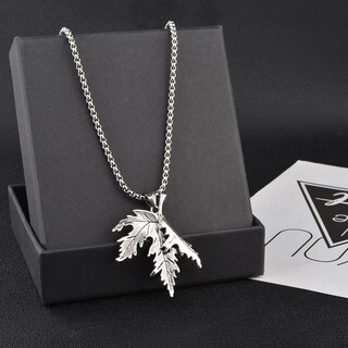 Qi xiaomi new folding maple leaf necklace men's trendy hiphop titanium steel hip-hop pendant boys and girls chains for boyfriends