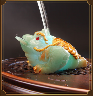 Xing jie man golden toad tea pet color changing boutique toad pet tea table decoration tea ceremony tea set supplies accessories color changing glitter golden toad