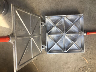 Rsrddy triangular cake baking mold old-fashioned household stove snow rice cake pot stall chongqing eight-grid rice cake tool machine square 16-piece triangular rake mold