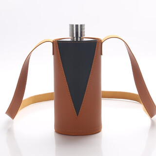 German imported quality stainless steel wine bottle 304 stainless steel 1 jin jin is equal to 0.5 kg, 2 jin jin is equal to 0.5 kg, outdoor portable wine bottle, empty bottle, white wine sealed, 2 jin jin is equal to 0.5 kg, polka dot leather bag