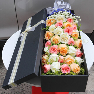 Laiji flower express 33 red roses gift box bouquet for girlfriend’s birthday gift delivered in the same city 33 mixed roses gift box