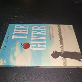 【绝版旧书】THE GIVER 直译：给予者