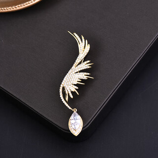 Suitable for middle leaning, fashionable tassel style feather brooch, high-end women's all-match small fragrant style pearl suit corsage, golden water drop feather 7.0*1.8cm