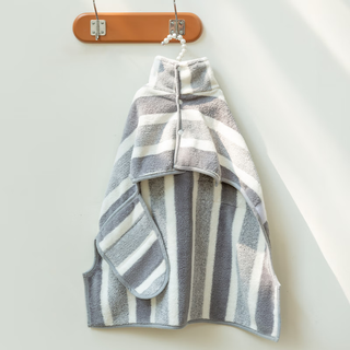Hippie dog pet bathrobe medium and large dogs absorbent towel shiba inu corgi dog soft quick-drying towel clothes bathrobe gray and white striped s (recommended weight 10-30jin jin equals 0.5 kg) dog bathrobe