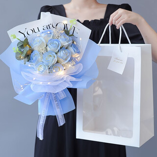 Take time to crush ice blue rose dried bouquet, immortal flower artificial flower to send to girlfriend and best friend as a new year's day birthday gift 11 crushed ice blue roses + eucalyptus